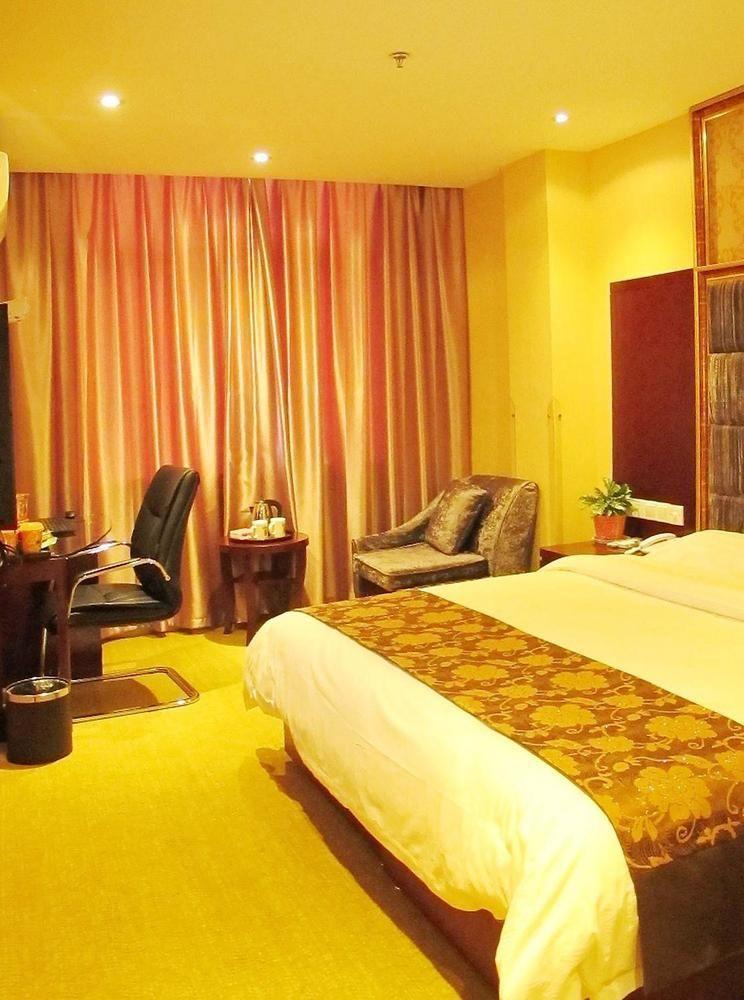 Super 8 Hotel Ankang Ba Shan XI Lu Dış mekan fotoğraf